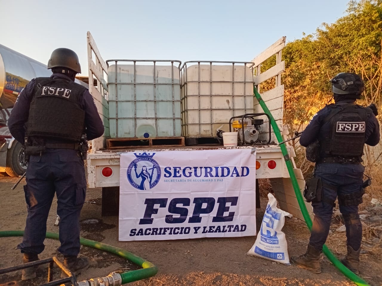 Tres detenidos por presunto robo de leche en Apaseo el Grande