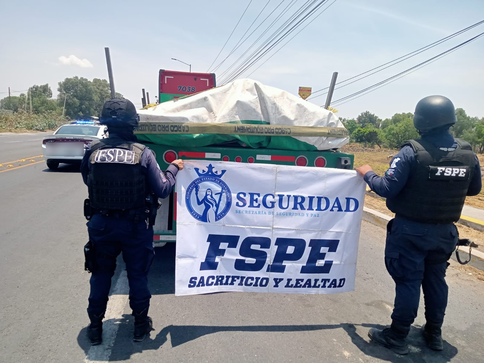 Recuperan en San José de Iturbide tractocamion con 35 toneladas de varilla