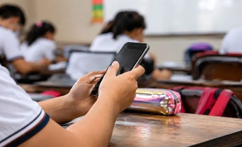 Guanajuato alista restricciones a celulares en escuelas; entrarán en vigor en noviembre